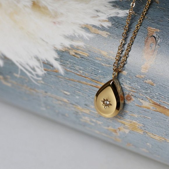NEW 18K Gold Plated Teardrop Diamond Star Necklace - Picture 3 of 7